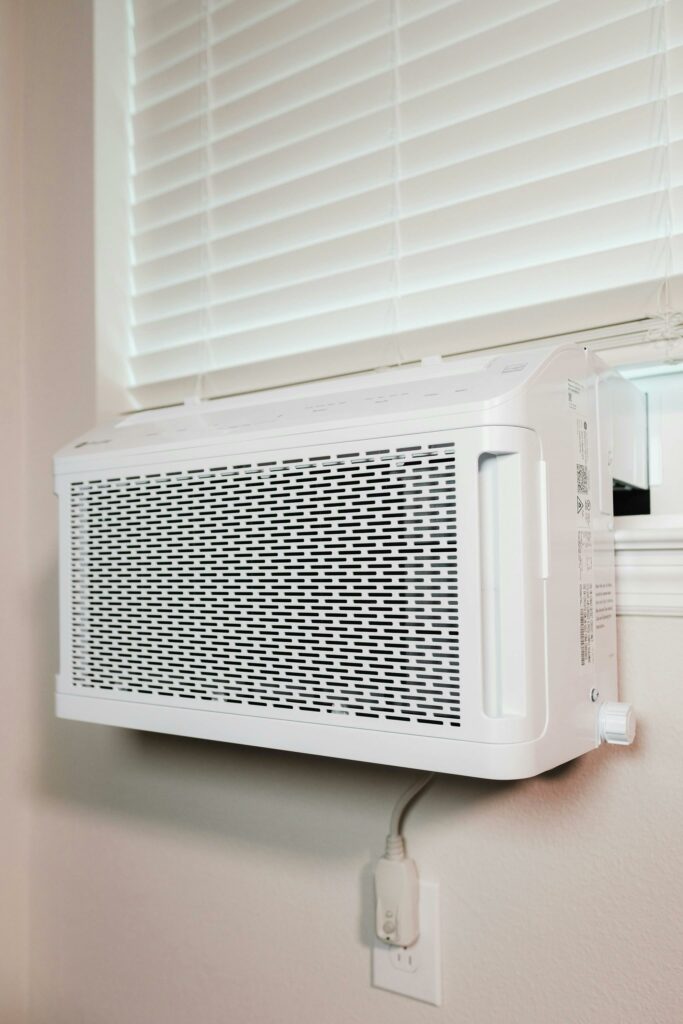 a window unit air conditioner with a high SEER rating 